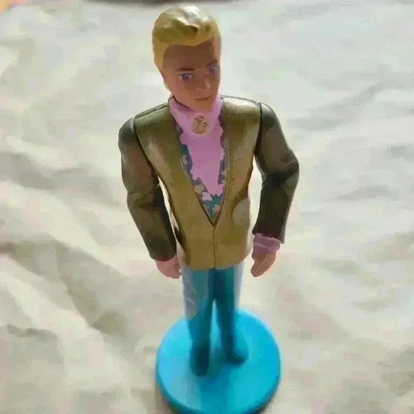 1990s-McDonalds-Ken Doll - Picture 2 of 4